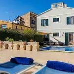 Yourhouse Can Bombarda For Groups Up To 10 Guests, Perfect For Cycling